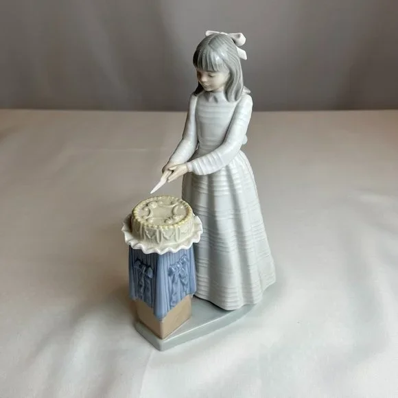 Lladro | Art | Nao Lladro Girl Cutting Birthday Cake Rare Vintage